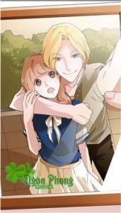 Tay Trái Nắm Tay Phải